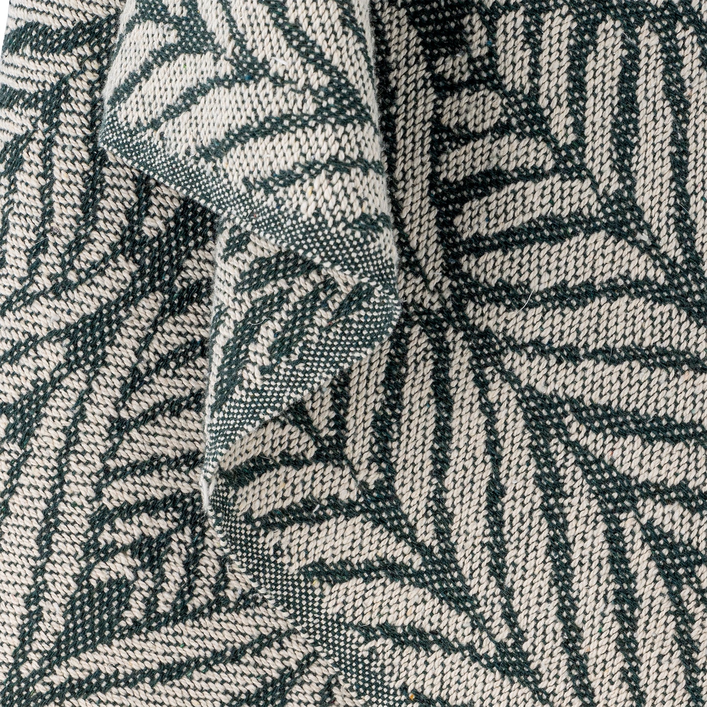 Ugento Throw