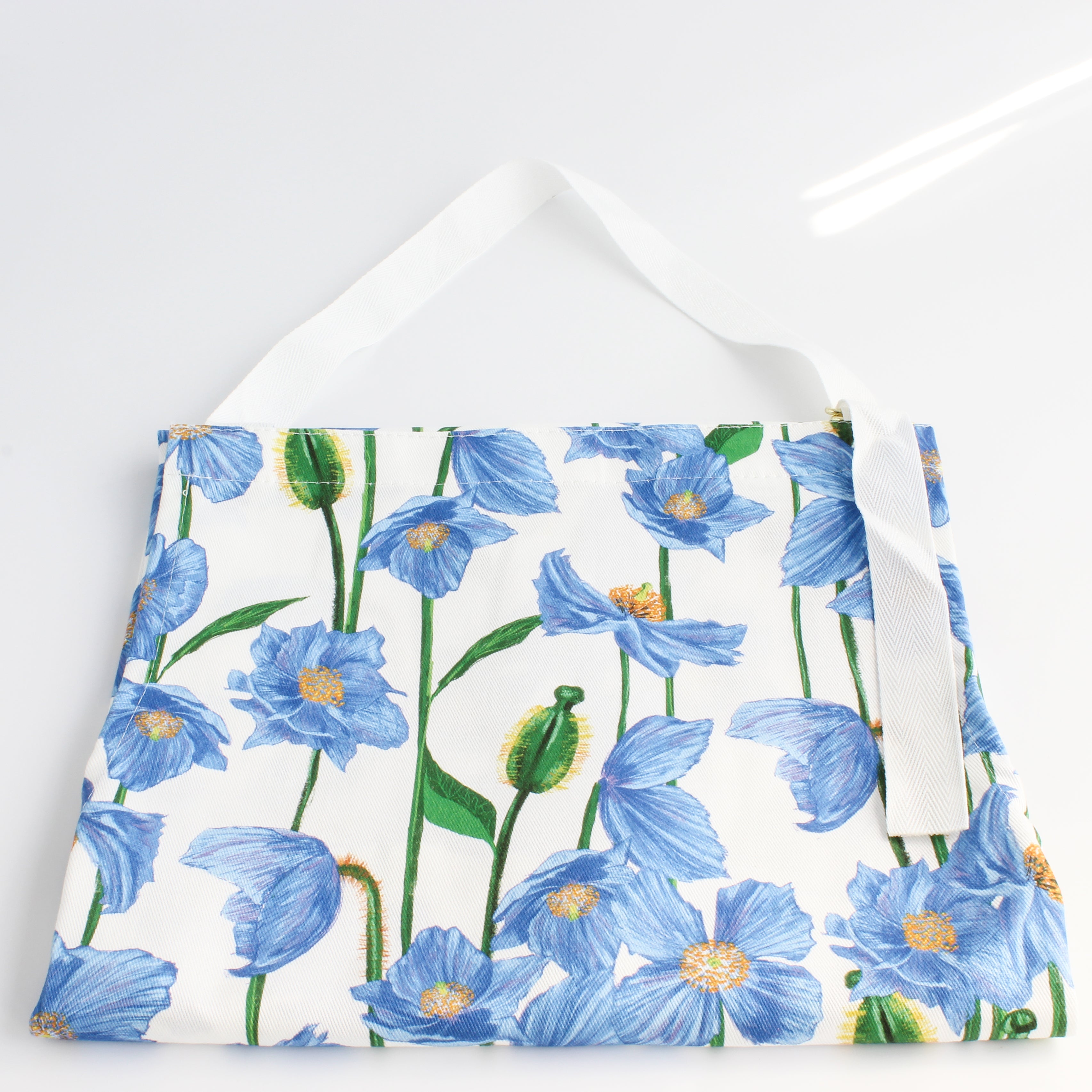 Apron folded neatly

